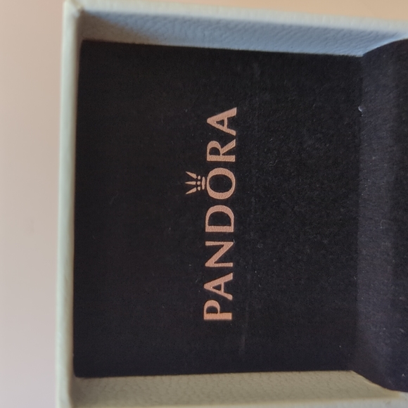 PANDORA - Disney, Heart of Mickey Safety Chain - Picture 11 of 13